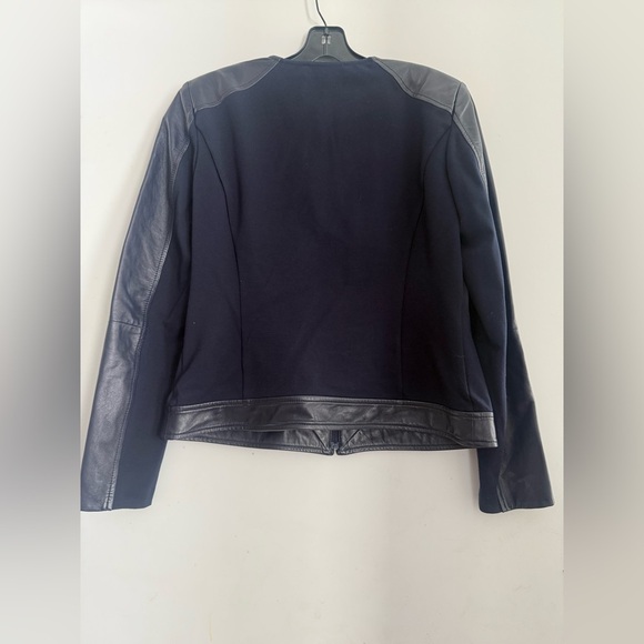 St. John Collection Full Zip Leather Detail Blazer Size 6 - Picture 3 of 5